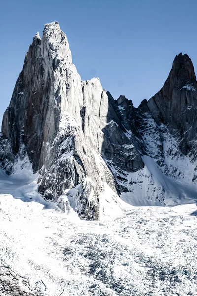 Paisaje natural con Mt. Fitz Roy en Parque Nacional Los Glaciares, Patagonia, Argentina — Foto de Stock