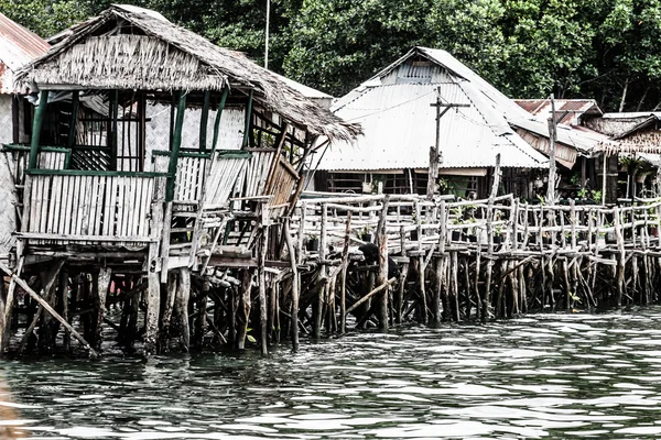 Villaggio di pescatori a Coron le Filippine — Foto Stock