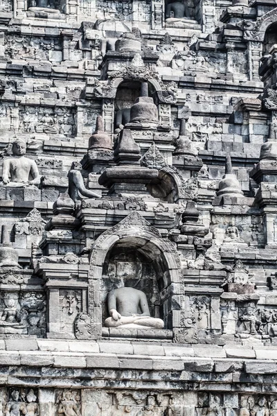 Templo Borobudur ao nascer do sol. Yogyakarta, Java, Indonésia . — Fotografia de Stock