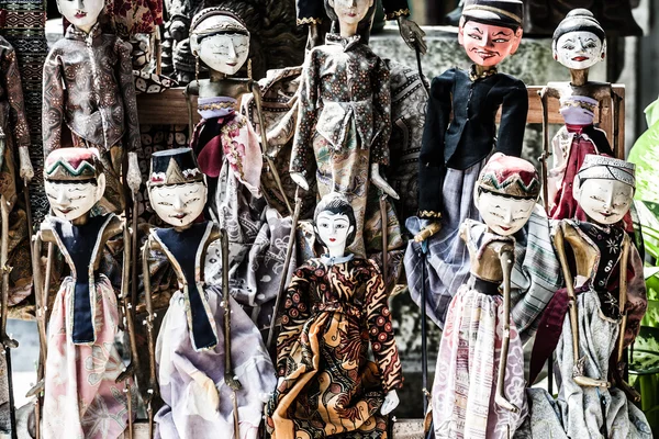 Marionnettes traditionnelles en bois. — Photo