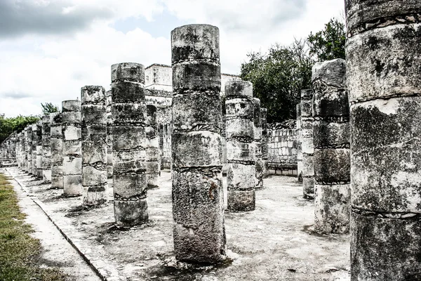 Lugar histórico en Chichén Itzá México — Foto de Stock