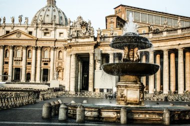 Vatikan Vatikan. Saint peter's square Roma Katolikleri için en popüler hac siteler arasında yer alıyor..
