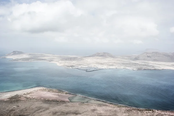 A tűz, a Lanzarote-sziget Timanfaya Nemzeti Park hegyei — Stock Fotó