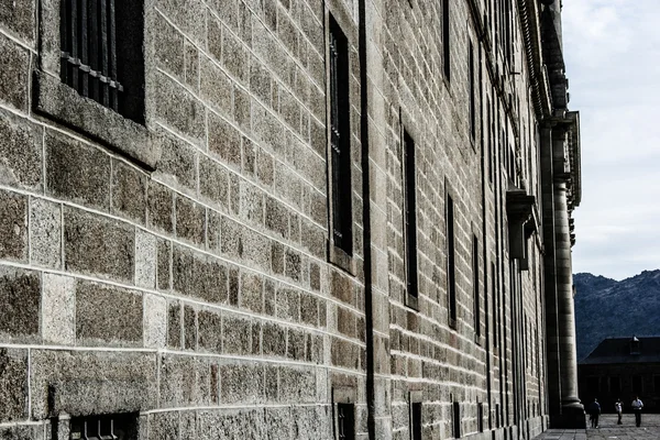 El escorial - historische residentie van de koning van Spanje, in de buurt van madrid — Stockfoto