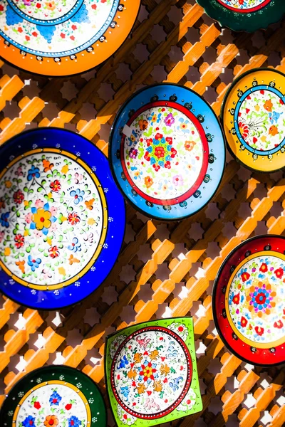 Córdoba, Espanha - detalhe ao ar livre, decorativo pintado à mão porcelana andaluza — Fotografia de Stock