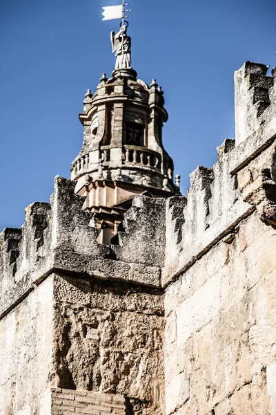 Torre do sino da catedral de Mezquita (Mesquita), Córdoba, província de Córdoba, Andaluzia, Espanha, Europa Ocidental . — Fotografia de Stock