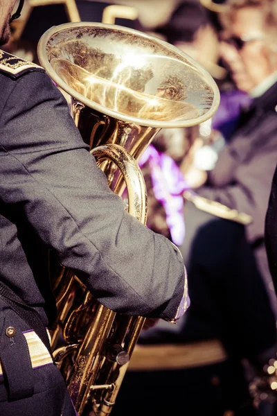 Musik bandet botgörare Brotherhood i typiska procession — Stockfoto