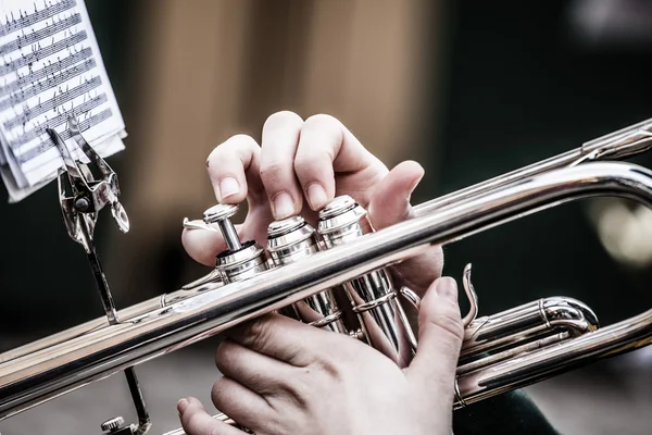 Vintage trombones playing in a big band. — Stock Photo, Image