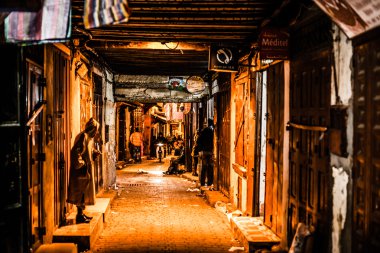 küçük sokak fez Medina (eski şehir). Fas.
