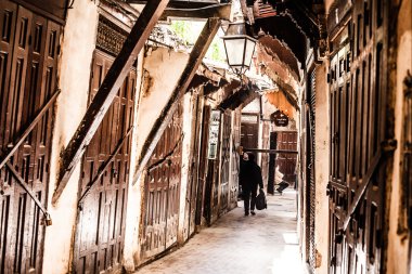 küçük sokak fez Medina (eski şehir). Fas.
