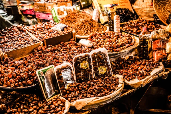 Ořechy a sušené ovoce, k prodeji v souk fes, Maroko — Stock fotografie