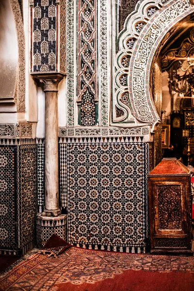 Antigua Mezquita dentro de Madinat en Fez, Marruecos — Foto de Stock