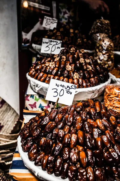 Ořechy a sušené ovoce, k prodeji v souk fes, Maroko — Stock fotografie