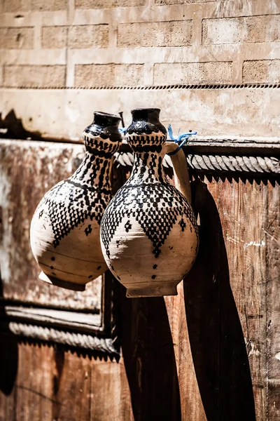 Teapot, tadjin, vase and other products of the Moroccan potter's factories — Stock Photo, Image