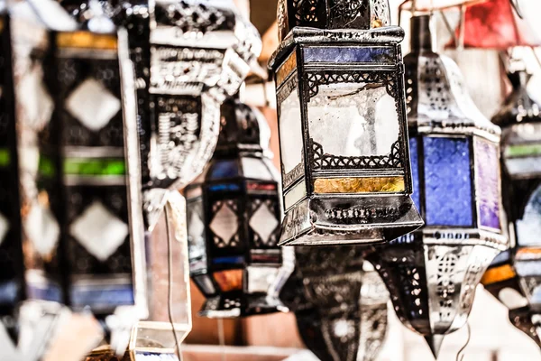 Lampen in een winkel in Marrakech Marokko — Stockfoto