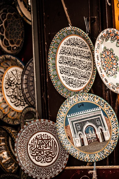 Tradycyjne marokańskie ceramika przy lokalnej ulicy — Zdjęcie stockowe