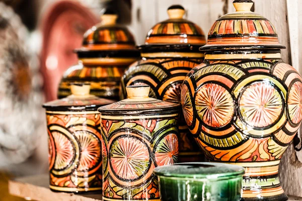 Traditional moroccan earthenware at local street — Stock Photo, Image