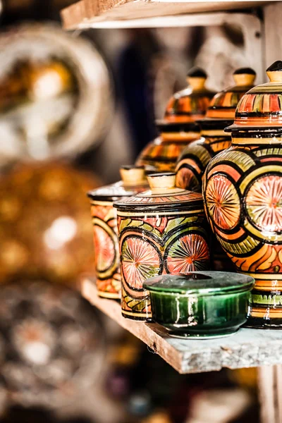 Traditional moroccan earthenware at local street — Stock Photo, Image