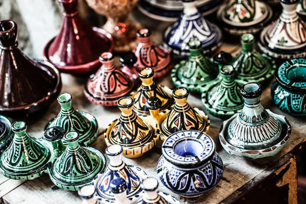 Traditional moroccan earthenware at local street — Stock Photo, Image