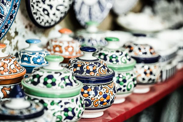 Traditional moroccan earthenware at local street — Stock Photo, Image