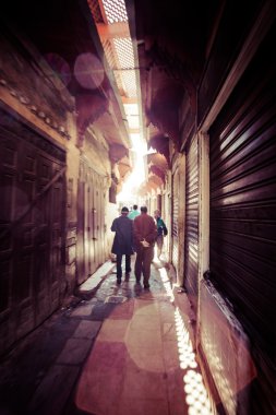 küçük sokak fez Medina (eski şehir). Fas.