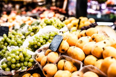 la boqueria market, barcelona İspanya meyve standı