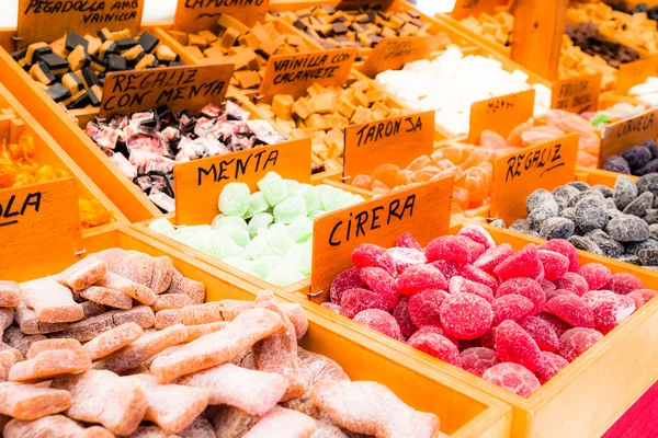 Doces no mercado em Barcelona — Fotografia de Stock