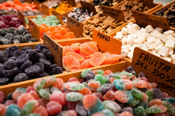 Dulces en el mercado de Barcelona — Foto de Stock