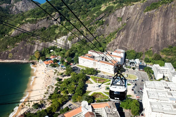 Lanová dráha na homoli cukru v rio de janeiro, Brazílie. — Stock fotografie