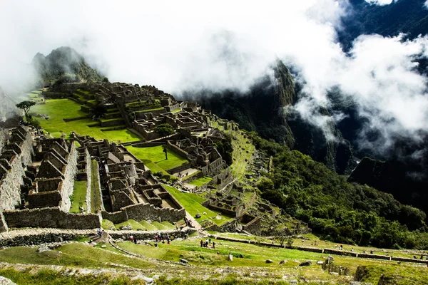 Machu Picchu, l'ancienne ville inca dans les Andes, Pérou — Photo