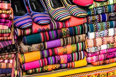 Peru, Güney Amerika pazarında renkli kumaş
