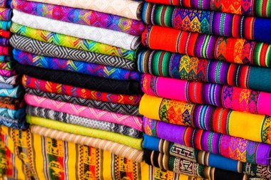Peru, Güney Amerika pazarında renkli kumaş