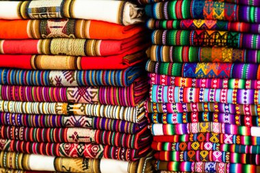 Peru, Güney Amerika pazarında renkli kumaş