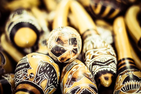 Handgemaakte Peruaanse maracas in lokale markt — Stockfoto