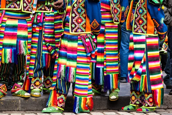 Dançarinos peruanos no desfile em Cusco . — Fotografia de Stock