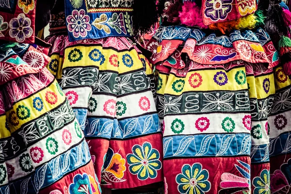 Dançarinos peruanos no desfile em Cusco . — Fotografia de Stock