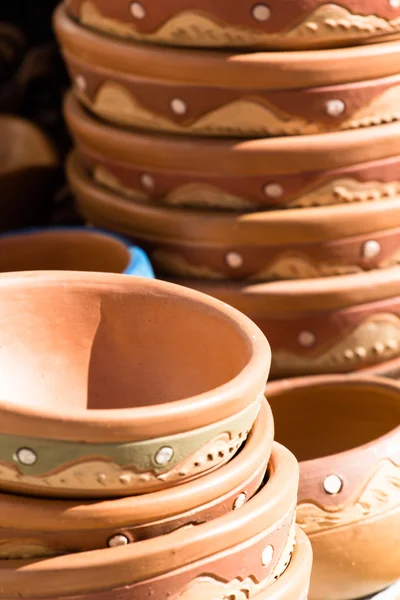 Cerâmica no mercado local no Peru, América do Sul . — Fotografia de Stock