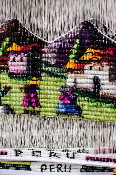 Tecido colorido no mercado no Peru — Fotografia de Stock