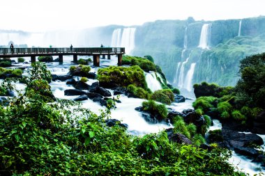 Iguassu falls, şelaleler dünyanın en büyük dizi Brezilyalı yan göster