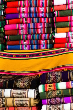 Peru, Güney Amerika pazarında renkli kumaş