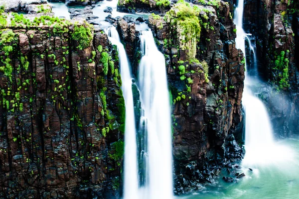 Cataratas del Iguazú, la serie más grande de cascadas del mundo, vista desde el lado brasileño — Foto de Stock