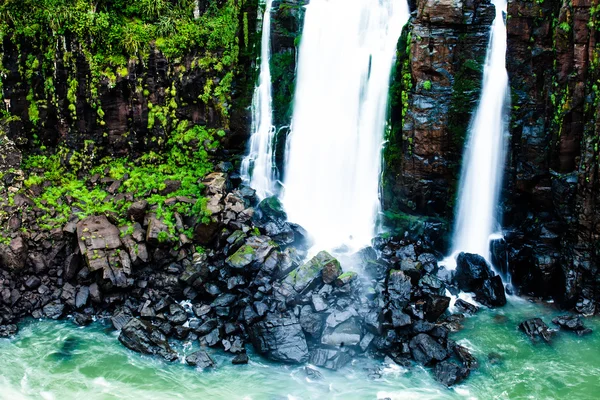 Cataratas do Iguaçu, a maior série de cachoeiras do mundo, vista do lado brasileiro — Fotografia de Stock