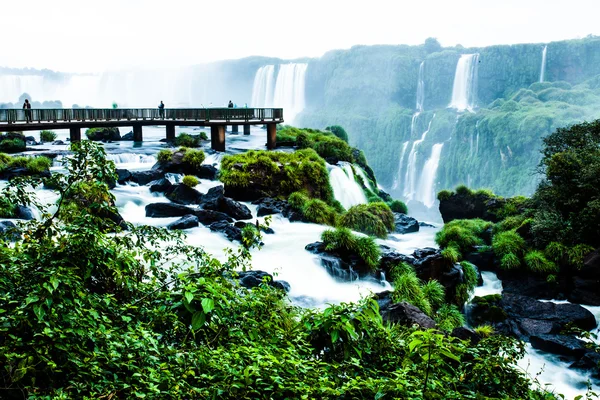 Cataratas do Iguaçu, a maior série de cachoeiras do mundo, vista do lado brasileiro — Fotografia de Stock