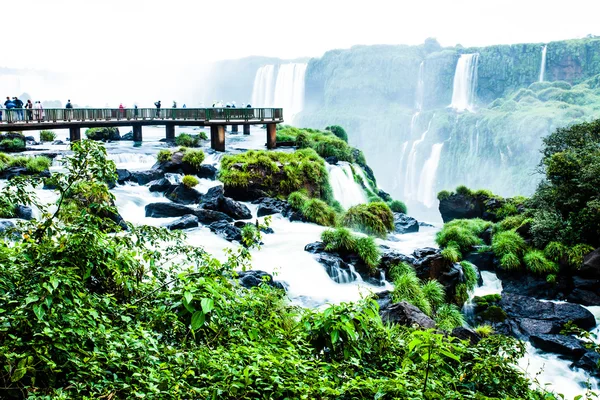 Cataratas do Iguaçu, a maior série de cachoeiras do mundo, vista do lado brasileiro — Fotografia de Stock