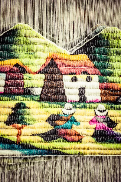 Tecido colorido no mercado no Peru, América do Sul — Fotografia de Stock