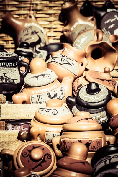 Keramik auf dem lokalen Markt in Peru, Südamerika. — Stockfoto