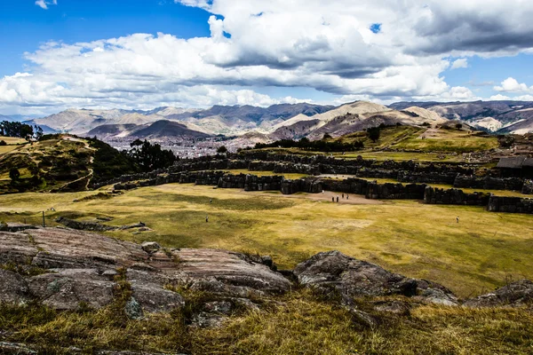Widok ściany sacsayhuaman, w cuzco, peru. — Zdjęcie stockowe