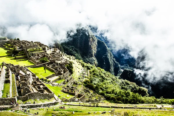 Machu Picchu, l'ancienne ville inca dans les Andes, Pérou — Photo