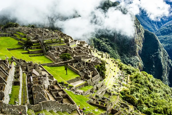 马丘比丘，在安第斯山脉，秘鲁印加古城 — 图库照片