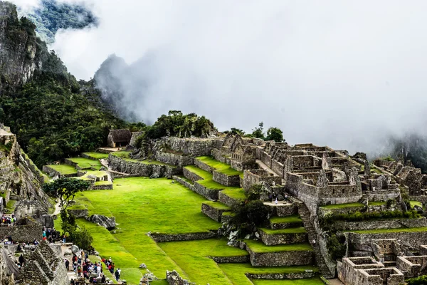 Machu Picchu, la antigua ciudad Inca en los Andes, Perú — Foto de Stock